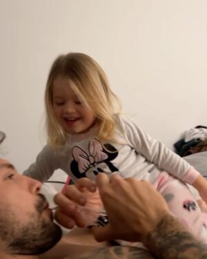 Alicia Moffet Instagram - 3 ans , mon amour ♥️