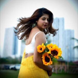Alivia Sarkar Instagram - তাকেই ভালোবাসব আমি, যতই সে হাত ছাড়ুক— 
কারণ প্রেমে থাকতে আমায় শেখান স্বয়ং শাহরুখ!

- @barish_lyrics