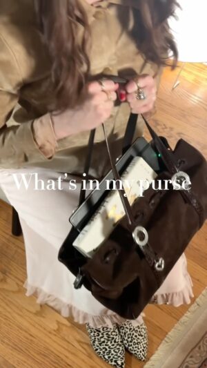 Allie Marie Evans Instagram - What’s your dream bag? I’ve never dropped money on a purse because my true love is shoes but I feel like it’s time! Also can we please bring back long form content? I want a 20 minute video of your makeup collection so we can be codependent while doing tasks together.