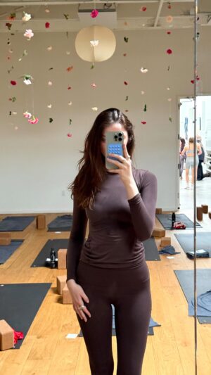 Allie Marie Evans Instagram - Ms @bellahadid said find your alchemy and we’re finding it. Why do we think this way about ourselves? Why would anyone hate me? And if someone does…? Then we just say thanks for being a fan babe, because no one is watching you more intensely than the people that can’t stand you.