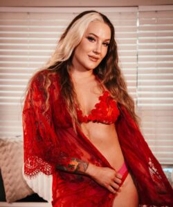 Actress Allysin Kay HD Photos and Wallpapers March 2025