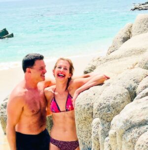 Alysia Reiner Instagram - You still take my breathe away & make me laugh like no one else  @davidalanbasche. After more than half my life I still choose you. Thank you @grandvelasboutiquehotel @velasresorts for making us feel like it’s our honeymoon again. 
#myvelasexperience #joyisanactofresistance #honeymooners