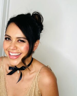 Alyssa Diaz Instagram - Mama's night to shine at the @disney pre Oscar party! Caught up with my @therookieabc mama squad @mekiacox and @jennadewan. Grateful for @maycup_ on makeup, @jrd_hairgod on hair, and @ritaghanimela on styling #girlsgottahavefun