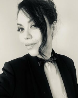 Alyssa Diaz Instagram - Mama's night to shine at the @disney pre Oscar party! Caught up with my @therookieabc mama squad @mekiacox and @jennadewan. Grateful for @maycup_ on makeup, @jrd_hairgod on hair, and @ritaghanimela on styling #girlsgottahavefun