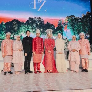 Alyssa Soebandono Instagram - Selamat atas penikahan @zumizolazulkiflinurdin dan @putri_zulhas, In Syaa Allah Sakinah Mawaddah Warahmah, bahagia dunia akhirat, aamiin ya Allah.
.
#wedding 
#masyaallahtabarakallah
