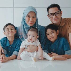 Alyssa Soebandono Instagram - ... dan mereka adalah puisi terindah yang pernah tercipta.

Masya Allah TabarakAllah.

Allahumma Baariik ♡