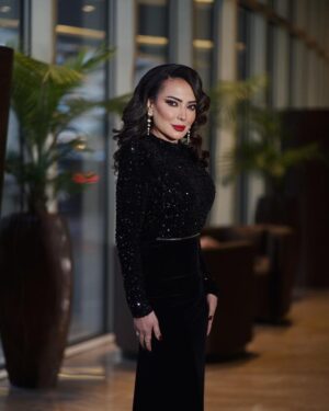 Amal Arafa Instagram - كنت سعيدة بوجودي بالرياض ب جووي اووردز 
كل المحبة والألق ⭐️
@joyawards

Photos by: @Suad_youssef
Makeup with the creative Zakia from Ariam Salon
@ariam_center
Hair style by Sarah
@saroona.hair
Styled by : @najaad_ss
Jewelry : @mystique_ksa