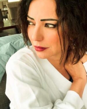 Amal Arafa Instagram - مع نهاية العام أجزم أن الرداءة في كل المفاهيم لها سلطانها ... لذلك سيبقى الفنان الحقيقي هو الحلقة الأضعف في سوقٍ كبيرة وجديدة ومستمرة👌
#أمل_عرفة #صباح_الخير
#amalarafa #sunday #goodmorning #people #followers #instapic