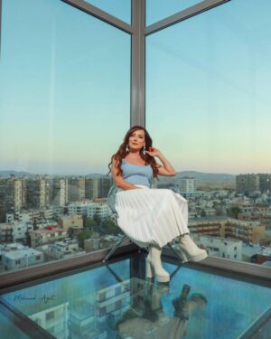 Amal Arafa Instagram - 👉🏻👉🏻

‎العدد الجديد من مجلة فن وناس متوفر الان

‎#أمل_عرفة

‎مع
@j.u.a.n.m.e.l.l.a91 
@abdulrazzaq_albounni 

@jabbour.diana 
🗞️ @fan.nas.magazine 

💇🏻‍♀️ @dany_hovakimian 
💄 @makeup_by_rama00 
📸 @mohammadazaatph 
Stylist @dima_fayad81