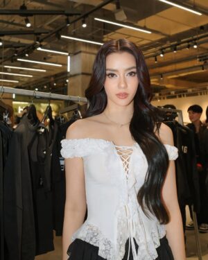 Amanda Obdam Instagram - Team Wang 

#TEAMWANGdesign
#ISEETHELIGHTS
#TEAMWANGdesignTHAILAND
#club21thailand
#EMSPHERE