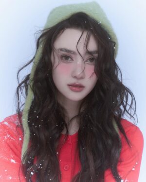 Amanda Obdam Instagram - Merry Christmas 🎄 

Photographer: @23digits_  @twentythreedigits 
Manager @jamemypatiphan 
Makeup: @dreamm.makeup 
Hairstylist @prawantohair 
Stylist: @priimper.pnm 
Asst photographer: @jaikla88
Outfit : @quince.bkk @rentalbybkk

#23digitsphotos