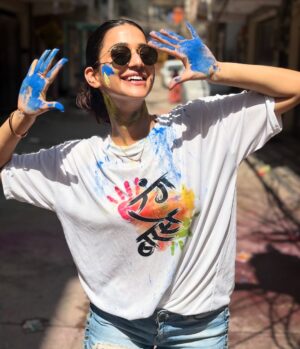 Amandeep Sidhu Instagram - Holi hai 💙
@ishavdeep_sidhu 
@gurmeetsidhu36 
.
.
.
#amandeepsidhu #holi2025