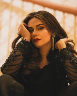 Amar Khan Instagram - Beyond Measure 🪩♣️
..
What a song @sibtain_k @zeeshanali.pk 🤎