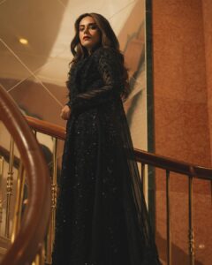 Actress Amar Khan HD Photos and Wallpapers January 2025