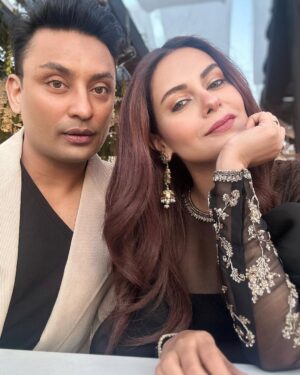 Amar Khan Instagram - Winters Mashup,December Dump💕