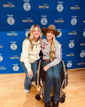 Amberley Snyder Instagram - 🎤 Just some speaking pics with cool people 🎤

#amberleysnyder #walkriderodeo #motivationalspeaker 
❤️ @purinaperformancehorse 
❤️ @cinchjeans 
❤️ @redmondequine 
❤️ @officialharttrailer
❤️ @signaturequarters 
❤️ @_classicequine 
❤️ @bemerhorseset 
❤️ @summit_animalhealth 
❤️ Mccollee land & Livestock 
❤️ @farnamhorse / @purishield 
❤️ southvalleyequinehospital
❤️ @americanhatco 
❤️ @montana.silversmiths
❤️ @silverliningherbs 
❤️ @equstreamz