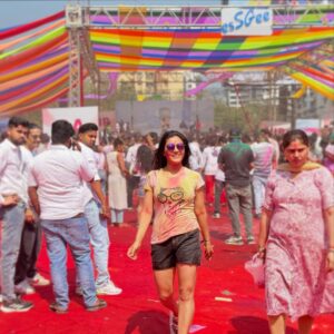 Ambika Vani Instagram - Happy Holiiiiiii ✨❤️

#happyholi #holi #mumbai #celebrationsportsclub #festival