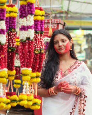 Ambika Vani Instagram - Life is a canvas, make it colorful! Happy Holi✨

PC - @shayansphotography @yanibirii 

#holi #happyholi #saree #indianfestival