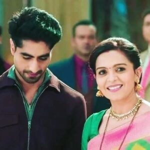 Ami Trivedi Instagram - Dont have a single individual pic with you(coz we never have our phones on set) but every pic of Abhi-Manjari speaks about the rapport we share on and off screen. My favourite co-actor, one of my favorite human beings and the heart throb of millions(I know from the million msgs I receive on social media!) Truly an inspiration..an institution! Thank you for being you. Happiest birthday to you "pumpkin" @harshad_chopda ( that settles our score with "munchkin";D)