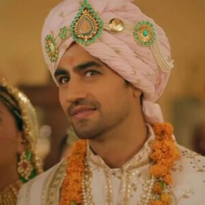 Ami Trivedi Instagram - Dont have a single individual pic with you(coz we never have our phones on set) but every pic of Abhi-Manjari speaks about the rapport we share on and off screen. My favourite co-actor, one of my favorite human beings and the heart throb of millions(I know from the million msgs I receive on social media!) Truly an inspiration..an institution! Thank you for being you. Happiest birthday to you "pumpkin" @harshad_chopda ( that settles our score with "munchkin";D)