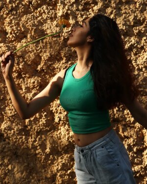 Amrita Chattopadhyay Instagram - ✨✨✨✨✨

#tbt #throwback #sunshine #instamood #saturday #saturdayvibes 

📸 @sandipphotographer