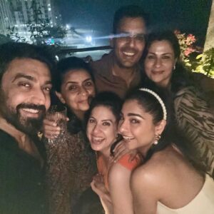 Amrita Raichand Instagram - Was such a pleasure to host the Maharani of Baroda; the lovely @radhikaraje along with some of my very special and distinguished guests for a memorable dinner at our home… It was an evening filled with flavors, stories and warmth. Grateful for the company, the conversations and the shared love for fine food and culture… ❤️#amritaraichand #chefandbeyond #hostedwithlove #asrworld