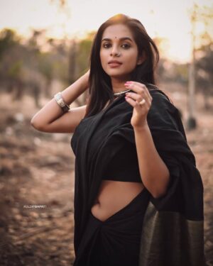 Amruta Dhongade Instagram - 🖤
.
.
.
Pc -@kuldip1985 
MuA -@esharana.makeupartist 
.
.
#amrutadhongade #amuchigang #amruta #amuchigang #dhongadeamruta #dhongade