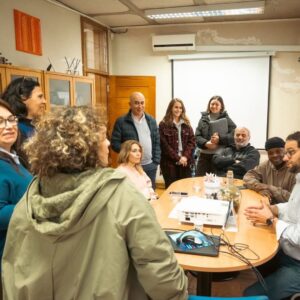Ana Bacalhau Instagram - Alunos da Escola Secundária de Benfica em Talk com Ana Bacalhau e Valete

Hoje, os alunos da Escola Secundária de Benfica tiveram a oportunidade única de participar numa Talk com a cantora Ana Bacalhau e o rapper Valete. Este encontro especial aconteceu no interior da Escola e foi realizado no âmbito do Programa Horizontal 360, promovido pela Junta de Freguesia de Benfica, e inserido nas comemorações do Mês da Juventude.

O Horizontal 360 é um programa inovador que visa proporcionar aos jovens experiências enriquecedoras através de debates, workshops e eventos culturais, incentivando a participação ativa na comunidade.

Durante a sessão, os alunos puderam colocar questões e ouvir, diretamente destes dois artistas de renome, reflexões sobre música, carreira e temas importantes para a juventude. Uma experiência inspiradora para todos! 

#juventude #horizontal360 #anabacalhau #valete #bairrodebenfica