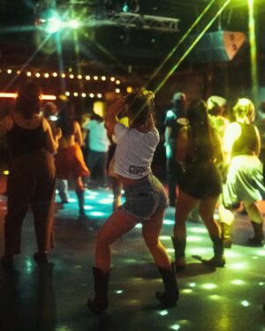 Ana Coto Instagram - One night at @stud.country by @makabekah 👯‍♀️