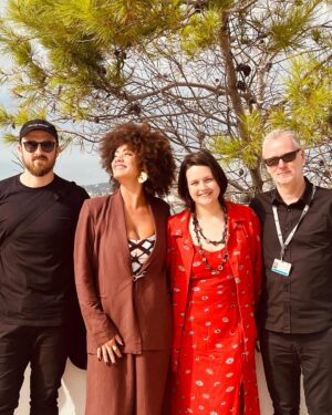 Ana Flavia Cavalcanti Instagram - Saudade de @sitgesfestival 🍓
Continente de Davi Pretto no @globoplay 
Inesquecível receber uma massagem tailandesa frente mar. 
Resumindo: a vida presta 🍓

#ᴛʙᴛ