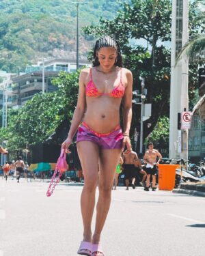 Ana Giulia Zortea Instagram - in my carioca skin