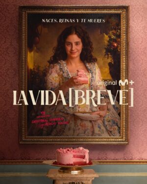 Ana Locking Instagram - Que ganas de poder mostraros mi primera incursión como figurinista en el medio audiovisual. #LaVidaBreve ha sido una experiencia maravillosa, un regalo caído del cielo que gracias a #AdolfoValor, #CristobalGarrido, @zetastudiosprod y @movistarplus se ha hecho realidad. 💝

Una comedia loca ambientada en el siglo XVIII durante el reinado más breve de España 👑 Para esta colaboración he diseñado los looks de #IsabelDeFarnesio, #LuisaDeOrleans y #Farinelli, para tres escenas relevantes de la serie interpretadxs maravillosamente por @leonorwatling, @aliciaarmenteros y @carlosgonzalezfdz. Todo el resto del fantástico vestuario de la serie ha sido creado por la figurinista @helenasanchis.

Siempre he soñado con poder hacer algo especial en este medio, formar parte de la magia del audiovisual. En mi trabajo en moda siempre me he implicado en las historias que me interesaba contar, pero nunca me había puesto al servicio de las de otros, y he tenido la gran suerte de participar en esta [Breve] y fantástica historia. 
Nunca agradeceré lo suficiente a sus creadores por elegirme y apostar ciegamente en mi trabajo, por darme la libertad de soñar y volar con vosotros, nos habéis regalado felicidad en vena! 🫶

Gracias a #LeonorWatling, #AliciaArmenteros y #CarlosGonzalez por poneros en mis manos con tanto cariño, profesionalidad y paciencia, como os admiro y adoro! Sois magia!🫰
También quería agradecer a todo el maravilloso equipo de esta gran produccion por su generosa amabilidad, cariño y cercanía. Tilda Swinton dice que “Ser amables con el prójimo es como un acto revolucionario”, pues que vivan esas revoluciones! Gracias infinitas a todos los equipos de peluquería @alilopezmed, maquillaje @anita.make.up @holau_perez, fotografía @mariacodinarebull, arte @jrgdesoto, actores y por supuesto sus creadores y directores @matadme_mucho, #AdolfoValor y @dieguitoirigoyen.

Y gracias al maravilloso equipo que hacen que mis sueños se hagan realidad, mi querida Mari Carmen de @ojodeaguja, mi patronista @SevillaRosa, y @rafa_peinador por tus increíbles tocados.

He puesto mucho mimo, cariño y pasión en este proyecto, así que espero lo disfrutéis tanto como yo haciéndolo.