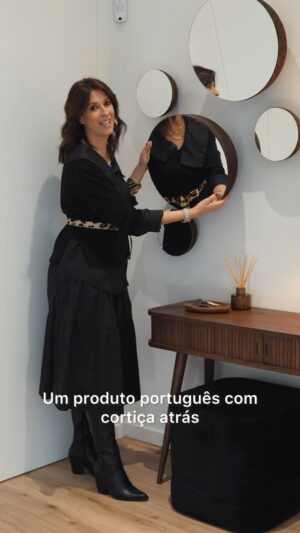 Ana Marques Instagram - Aqui está. A casa de que vos tenho falado e que apresentarei no meu instagram nas próximas semanas. É um projecto do atelier @atelierrenatasantosmachado. 
Se gostarem, manifestem-se, opinem, guardem. Partilhem. 

#am #anamarques #apresentadora 
#casacomigo #deco #decoracao #interiores #casa #arquitectura #design #lifestyle #espaco #ambiente #mobiliario #arte #programa #atelier #estudio #projecto 
👗 @jijil_official 
🎥 @visionari_visuals 
💄 @73ana
