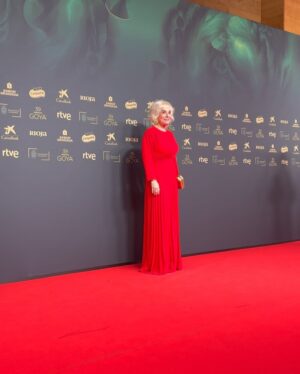Anabel Alonso Instagram - Premios Goya 2025 ✨
Pablo Berger y yo entregadores del premio a ‘Mejor película de animación’
@academiadecine 
#Goya2025

Enhorabuena a todos los premiados, nominados y organizadores

Estilismo: @mardy_nogales 
Vestido de @mirto_oficial x @esfascinante 
@fahomamadrid @lodishoes