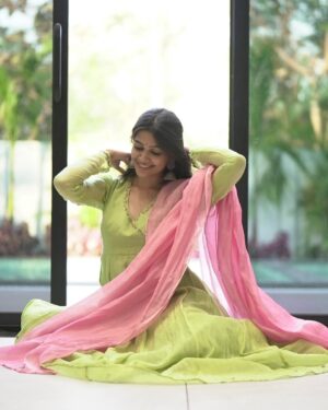 Ananthika Sanilkumar Instagram - when colors hum a quiet melody :)💕 
.
Costume :  @vanam_india 
 @sumaiya.alam