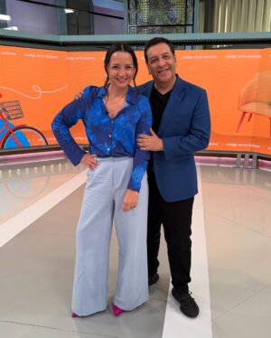 Andrea Aristegui Instagram - Tremenda primera semana junto a mi compañera @aaristeguia en @contigochv 🔥🧡 ¡Seguimos liderando!