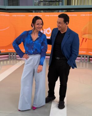 Andrea Aristegui Instagram - Tremenda primera semana junto a mi compañera @aaristeguia en @contigochv 🔥🧡 ¡Seguimos liderando!