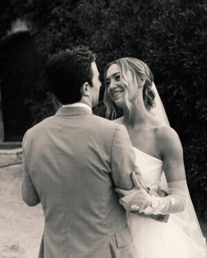 Andrea Bowen Instagram - We got a good thing goin’, @zuckermanjosh. Let’s date forever?

📷: @elmirweddingphoto
