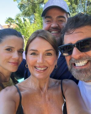 Andrea Frigerio Instagram - Son Días de rodaje
#VacacionesConPapa
@dariobarassi ♥️
@violeurtizberea ♥️
@spregelburd ♥️
@gabrielnesci ♥️
@pampafilms ♥️
@mlasansky ♥️
@cimarron_cine ♥️