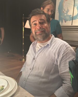 Andrea Frigerio Instagram - Son Días de rodaje
#VacacionesConPapa
@dariobarassi ♥️
@violeurtizberea ♥️
@spregelburd ♥️
@gabrielnesci ♥️
@pampafilms ♥️
@mlasansky ♥️
@cimarron_cine ♥️