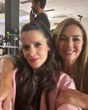 Andrea Frigerio Instagram - Son Días de rodaje
#VacacionesConPapa
@dariobarassi ♥️
@violeurtizberea ♥️
@spregelburd ♥️
@gabrielnesci ♥️
@pampafilms ♥️
@mlasansky ♥️
@cimarron_cine ♥️