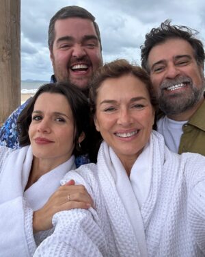 Andrea Frigerio Instagram - Son Días de rodaje
#VacacionesConPapa
@dariobarassi ♥️
@violeurtizberea ♥️
@spregelburd ♥️
@gabrielnesci ♥️
@pampafilms ♥️
@mlasansky ♥️
@cimarron_cine ♥️