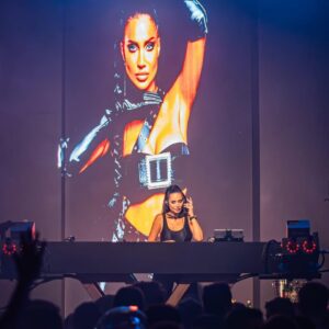 Andrea Pomeje Instagram - 20 odstínů ANDREY: 
1) S Bramem🐴 
2) Nový podcast - LEVEL UP 
3) Duplex Prague 
4) Premiéra V dobrém i zlém 
5) Extra.cz 
6) Duplex - Girls on deck
7) Opening @zlatystromprague 
8) 🛫 bez spánku směr Kypr 
9) Privat JET na Slovensko 🇸🇰 s Illuminate
10) Duplex 🇨🇿
11) Charitativní dražba 
12) Vytahovka Rumunsko 🇷🇴
13) Změna identity na počkání v @profibeauty 
14) Kalendář 2025 @psi_sance 
15) @playboyczechrepublic 🐰
16) Lehký fuckup! 🥴
17) Období, kdy jsem si nemohla ani udělat culík. 
18) Čtvtý den po dvou operacích 🤟🏼 @pitkin 
19) Světová anketa @djanemag za minuly rok 🥹
20) 😇