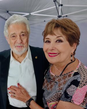 Andrea Tessa Instagram - Emotivo reencuentro anoche, luego del concierto de @placido_domingo junto a @veronicavillarroeloficial  Después de más de 30 años y tantas colaboraciones juntos, dos amigos de toda una vida. @lidia_victoria_vergara