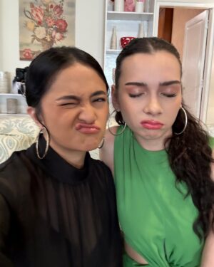 Andriani Marshanda Instagram - "Sahabat"

@jsas_series
@doshzn

#jangansalahkanakuselingkuh