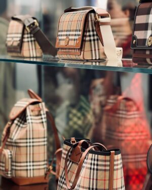 Andriani Marshanda Instagram - Autumn, Winter, @burberry