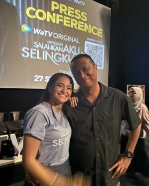 Andriani Marshanda Instagram - #JanganSalahkanAkuSelingkuh Press Conference ✨ 

@jsas_series @wetvoriginal @wetvindonesia @leopictures_official 

Look Credits:
MUA @rama_jee 
Hairstylist @enikemakeupin 
Jewelry @semarnusantara 
Pants @josephineanni 
Styled by @rikkisi @milsonmassie