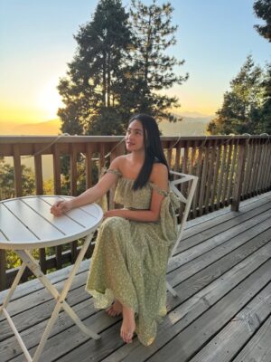 Andriani Marshanda Instagram - LA mornings 🌲🌞🌻🌸

Wardrobe:
Slide 2 @miniglow_hera_
Slide 3, 4, 5 @callathelabel

#styledbyRikkisi