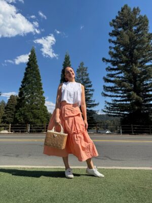 Andriani Marshanda Instagram - LA mornings 🌲🌞🌻🌸

Wardrobe:
Slide 2 @miniglow_hera_
Slide 3, 4, 5 @callathelabel

#styledbyRikkisi