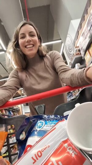 Andy Vila Instagram - 🛒 Llenar el carrito con monedas de $1 sí, es real🔥

Hasta el 26 de marzo, en @tiendainglesa el segundo producto de un montón de seleccionados te sale $1. Sí, leíste bien. Una moneda y es tuyo. 🤯💰

Yo ya aproveché… ¿y vos? 😏